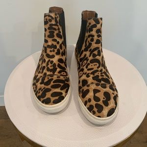 LEOPARD PONY HAIR SNEAKER BOOTIES STEVE MADDEN‼️